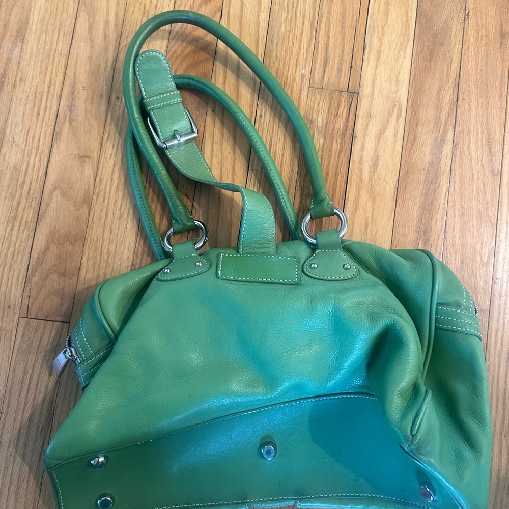 The Limited green vintage bag. In great shape! Perfect for St. Patrick’s Day ☘️ - Picture 2 of 4